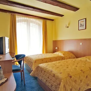 Alexander Otel